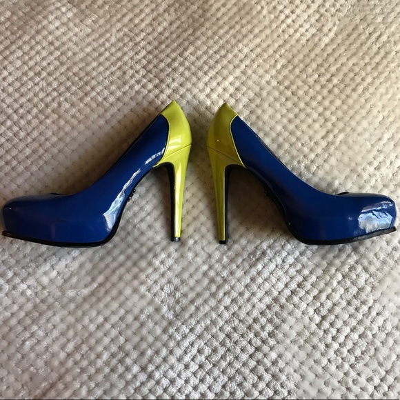 Simply Vera Vera Wang Shoes - Simply Vera Wang Chartreuse & Blue Pumps